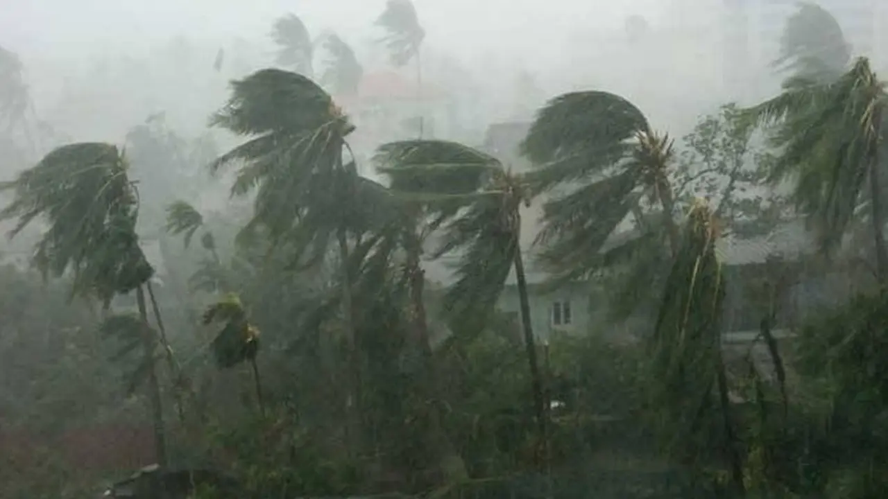 দেশের ১৭ অঞ্চলে ঝড়ো হাওয়াসহ বৃষ্টির আভাস