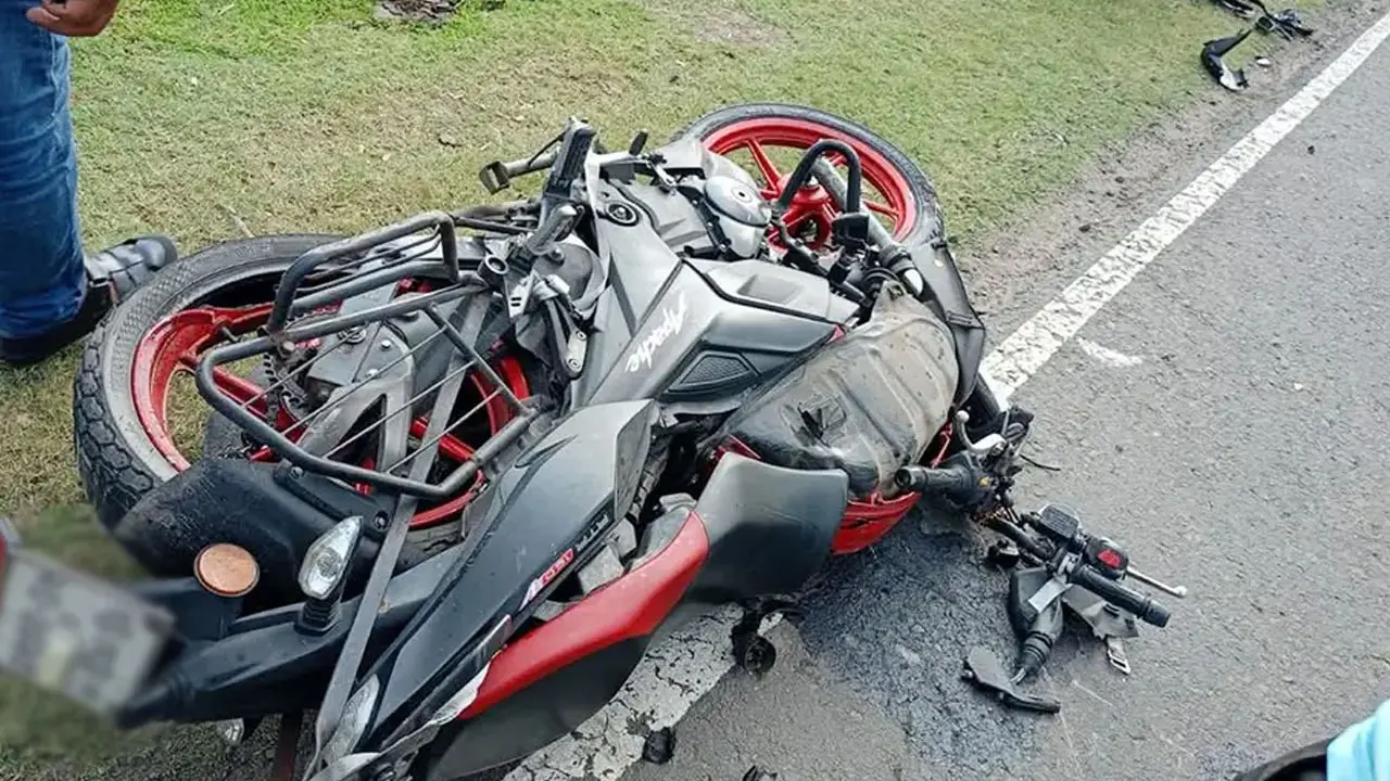 মৌলভীবাজারে বাসচাপায় মোটরসাইকেলের দুই আরোহী নিহত