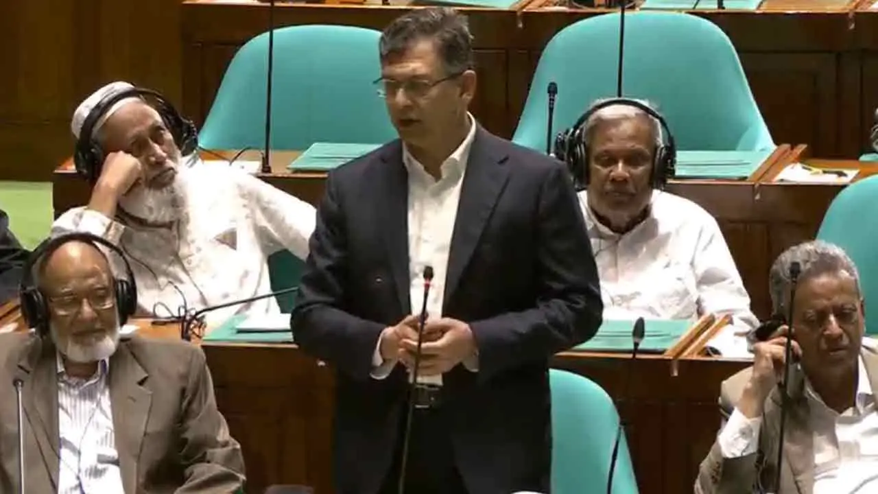 গুরুত্বপূর্ণ ব্যক্তিদের নিয়ে গুজব ঠেকাতে কঠোর আইনি পদক্ষেপ নিচ্ছে সরকার