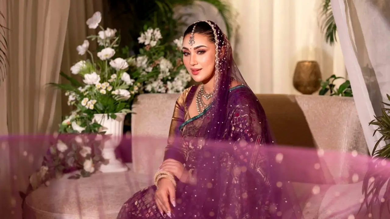 শাড়ি-গয়নায় অপুর সাজ, সঙ্গে কী বার্তা দিলেন?