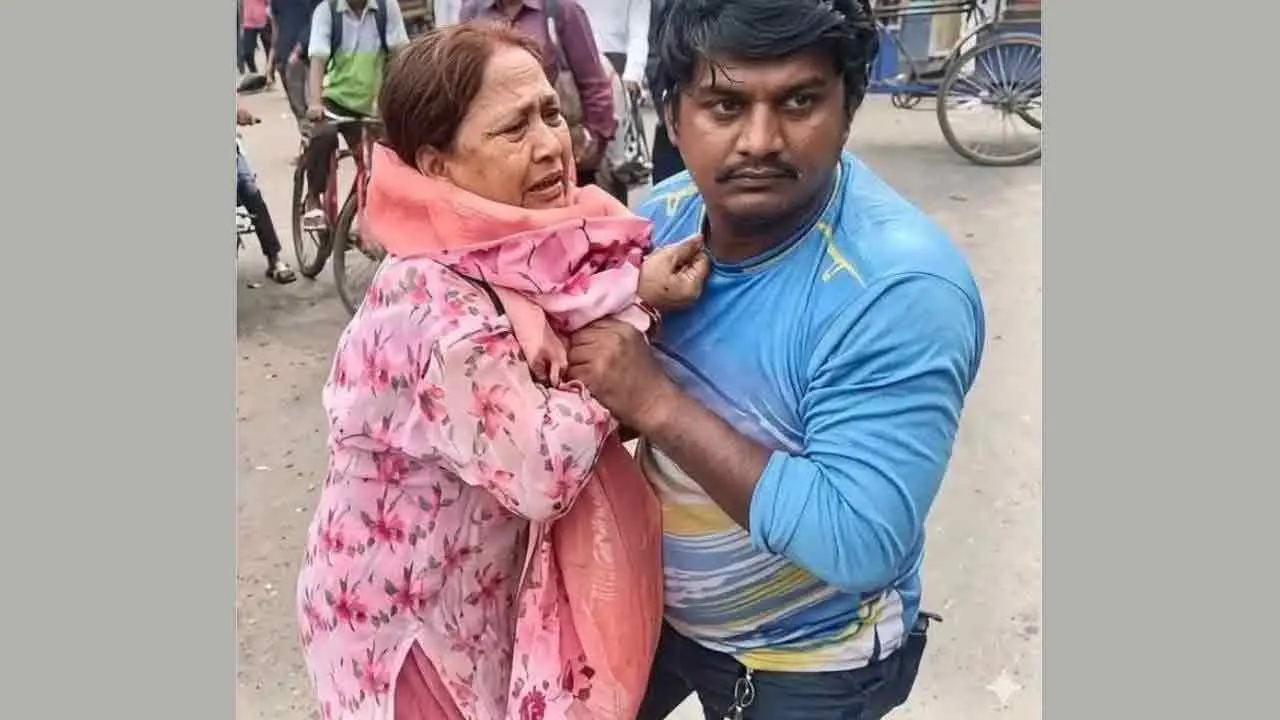 মহাখালীতে কার্যক্রম নিষিদ্ধ আ.লীগের মিছিল-ককটেল বিস্ফোরণ, আটক ৩