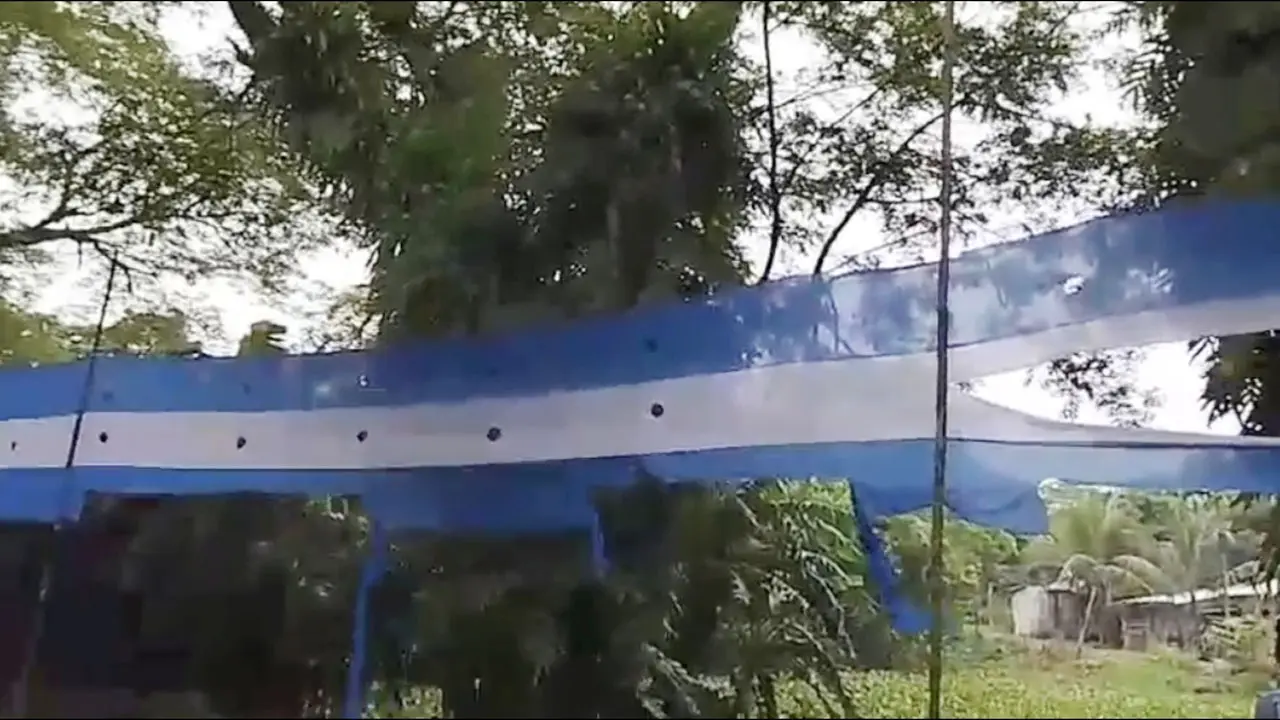 সুনামগঞ্জে আর্জেন্টিনার ১২০ হাত লম্বা পতাকা ছিঁড়ে ফেলায় সমর্থকদের ক্ষোভ