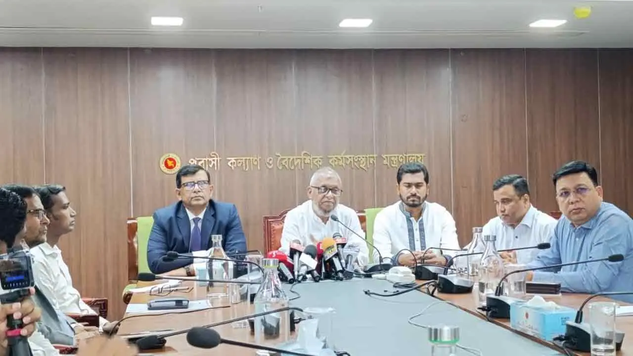 সিন্ডিকেটমুক্ত না করতে পারলে চলে যাব : প্রবাসী কল্যাণমন্ত্রী