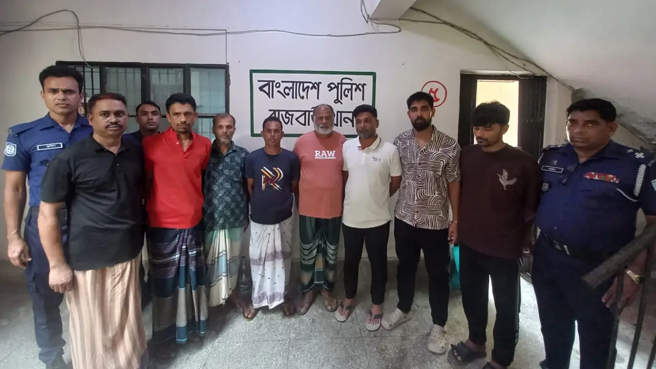 রাজবাড়ীতে আ.লীগ ও অঙ্গ সংগঠনের ঝটিকা মিছিল, আটক ৮