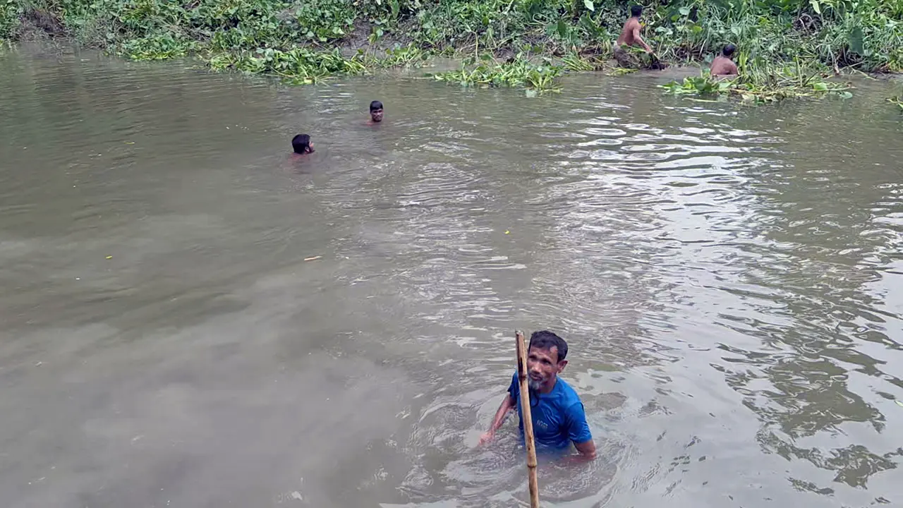 বরগুনায় খাল থেকে ব্যবসায়ীর মাথাবিহীন মরদেহ উদ্ধার