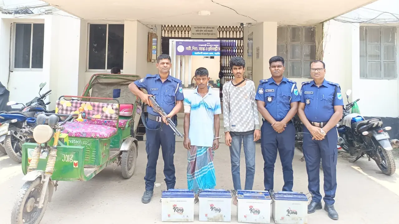 নরসিংদীতে অটোরিকশাচালক খুন, আর্থিক বিরোধে জড়িত দুইজন গ্রেপ্তার