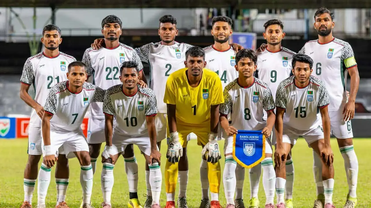 বাংলাদেশের ফুটবলার ও ম্যানেজারকে ফিফার জরিমানা