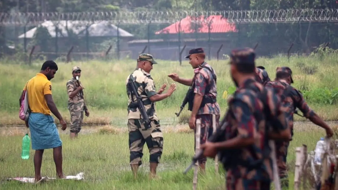 ৭০ ঘণ্টা পর সেই ১০ জনকে শূন্যরেখা থেকে সরিয়ে নিল বিএসএফ