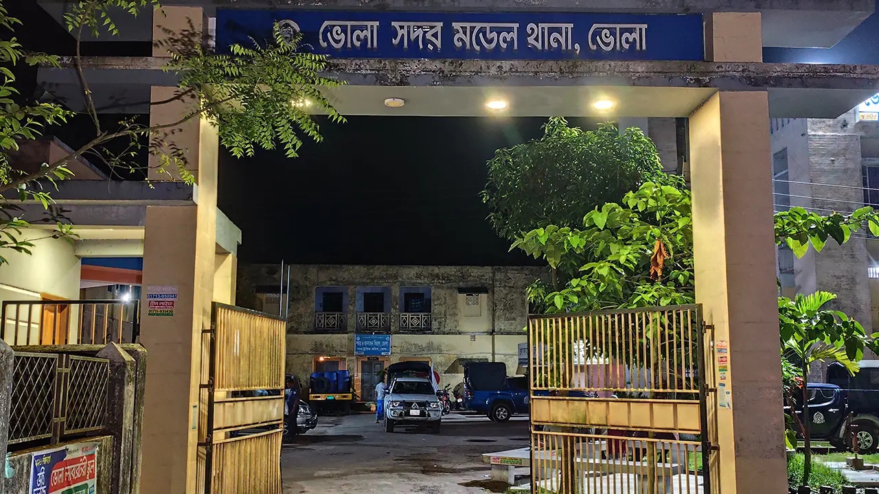 ভোলায় তরুণীকে গণধর্ষণের অভিযোগে ৩ যুবক গ্রেপ্তার