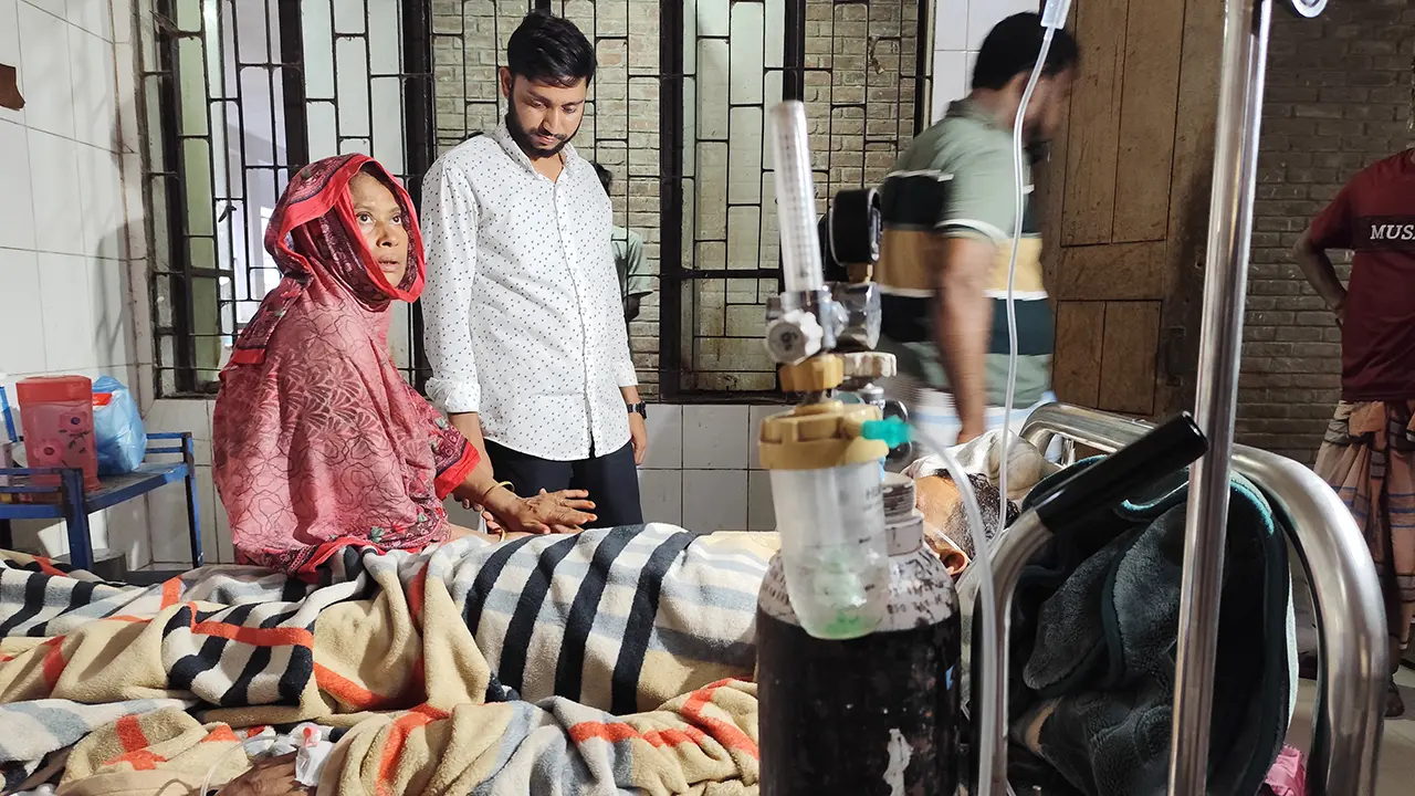 বিদ্যুৎস্পৃষ্টে বড় ভাই নিহত, ছোট ভাই হাসপাতালে