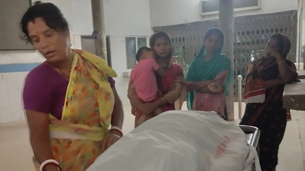 বিয়ে বাড়ির গেটে নতুন জামাইয়ের সামনে বৃদ্ধের মৃত্যু