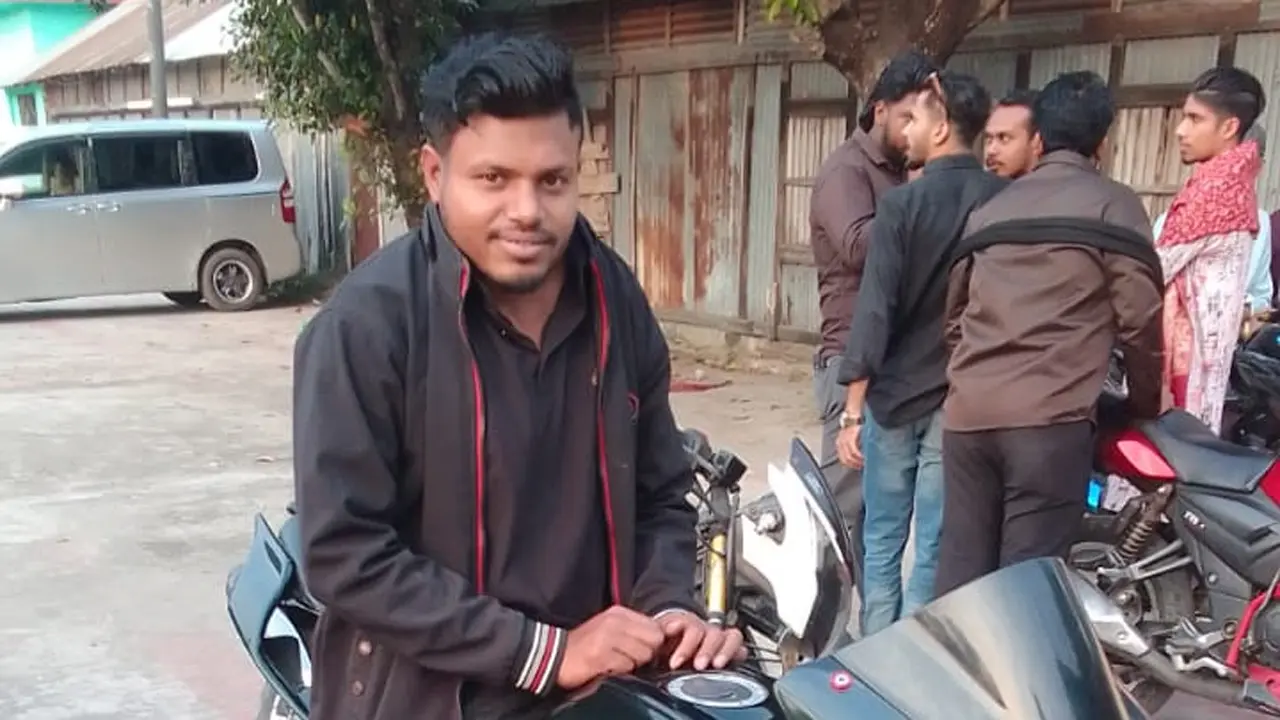 বিয়ের দিন যুবকের মৃত্যু, শেরওয়ানির বদলে পরতে হচ্ছে কাফন