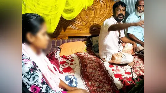 রাতে পরকীয়া প্রেমিকার বাড়িতে আপত্তিকর অবস্থায় বিএনপি নেতা আটক