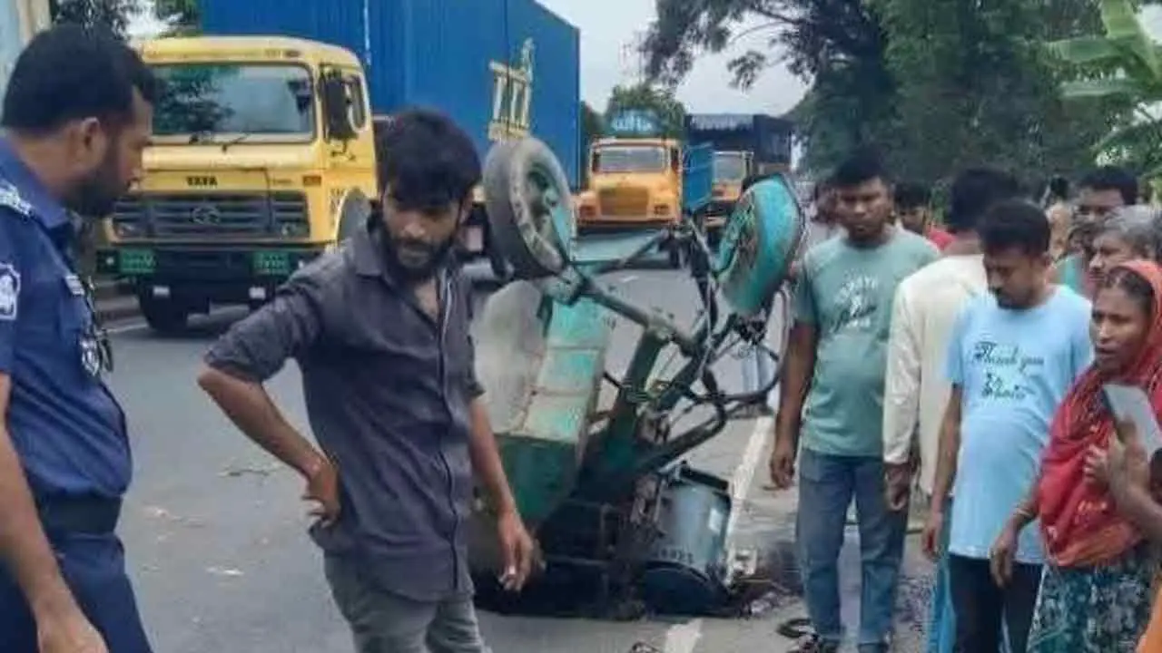 চট্টগ্রামে কাভার্ডভ্যানের চাপায় ইলেকট্রিক মিস্ত্রি নিহত
