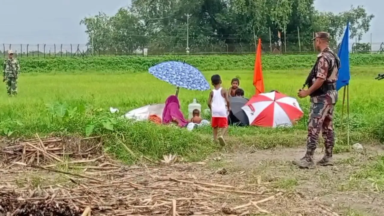 দুই শিশু নিয়ে ৫২ ঘণ্টা শূন্যরেখায় আটকে সুমি-বেলাল দম্পতি