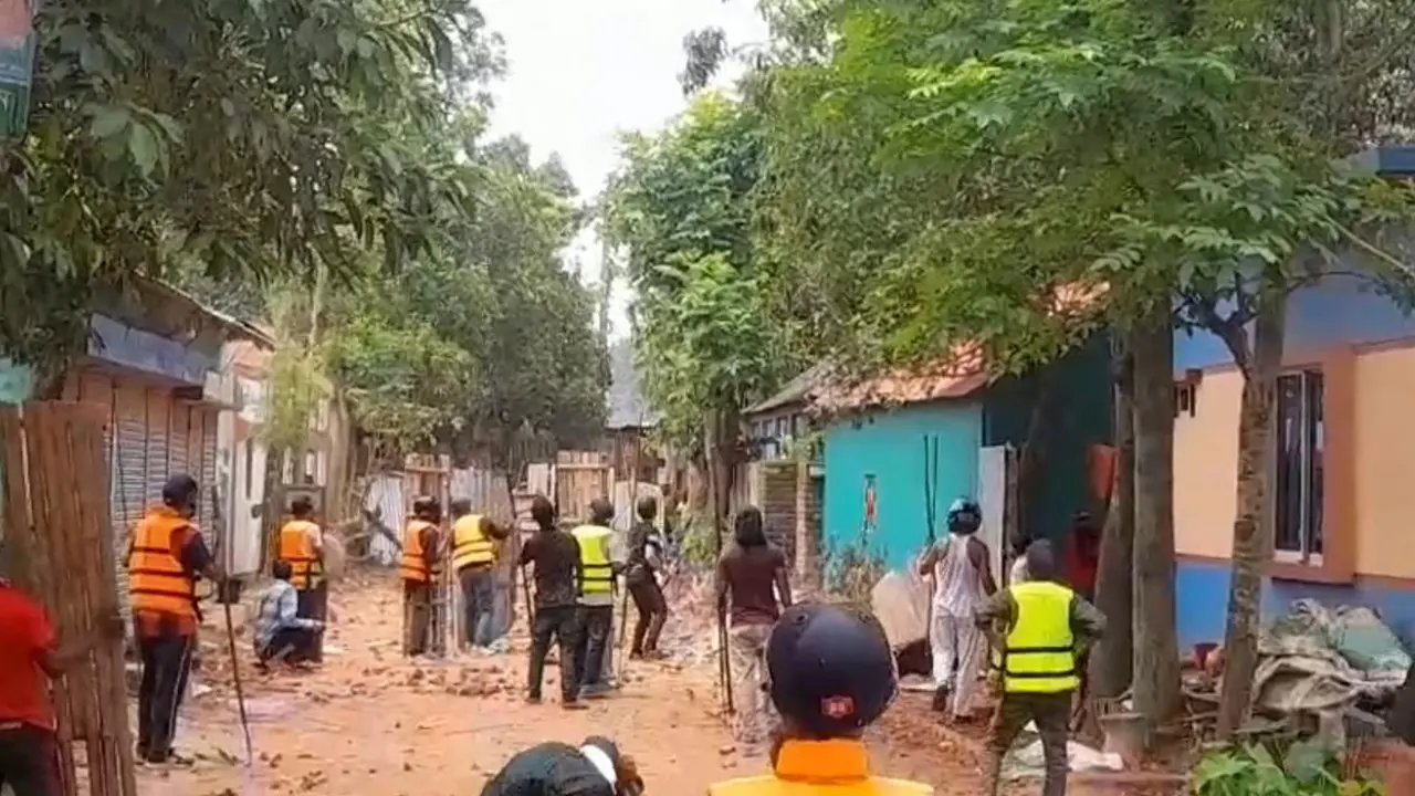 ব্রাহ্মণবাড়িয়ায় দোকান উচ্ছেদ নিয়ে দুইপক্ষের সংঘর্ষ, আহত ২০