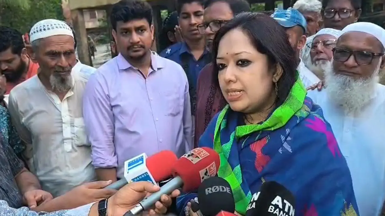 স্বরাষ্ট্রমন্ত্রী ‘অতি তৎপরতা’ নিজ মন্ত্রণালয়ে দেখালে দেশবাসী উপকৃত হতো