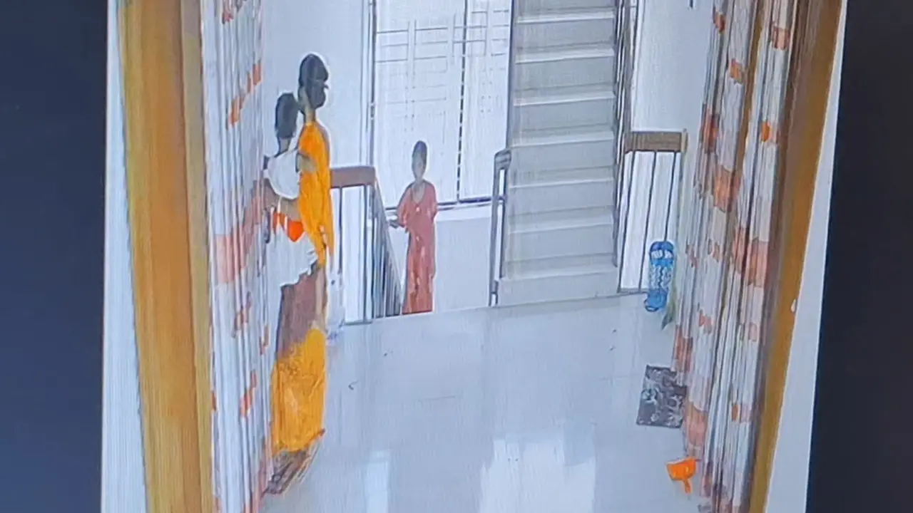 ডাকবাংলোয় দুই শিশুসহ মায়ের মরদেহ, সিসিটিভি ফুটেজে যা দেখা গেল