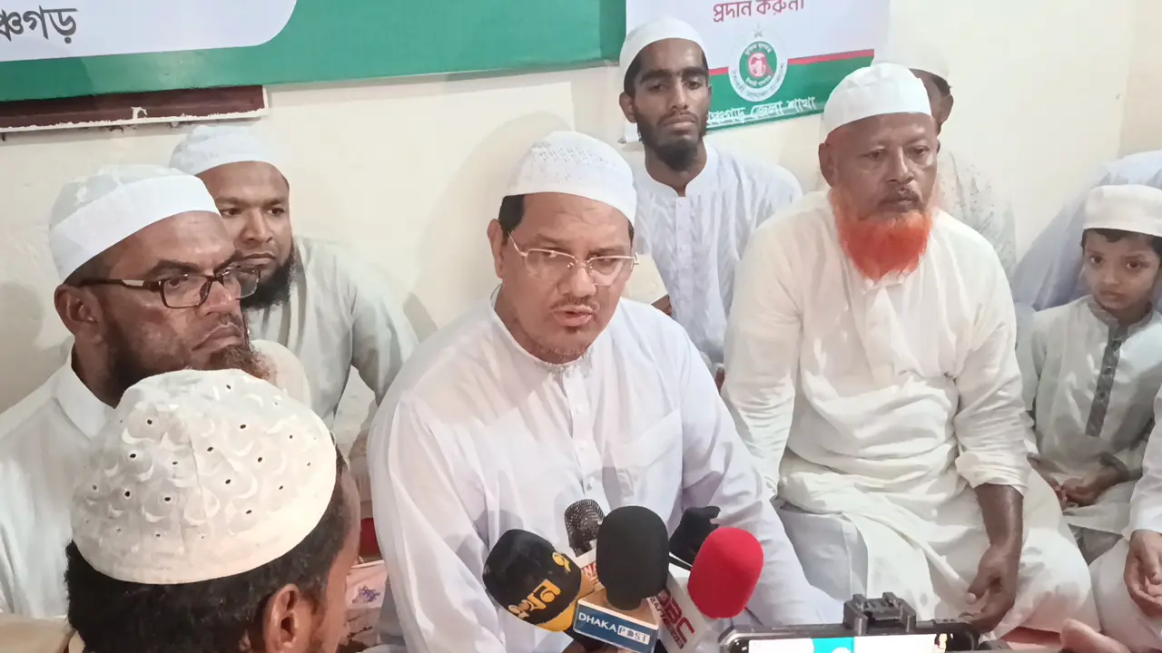 সীমান্তে ‘পুশইন’ আন্তর্জাতিক আইন ও মানবতার পরিপন্থি : চরমোনাই পীর