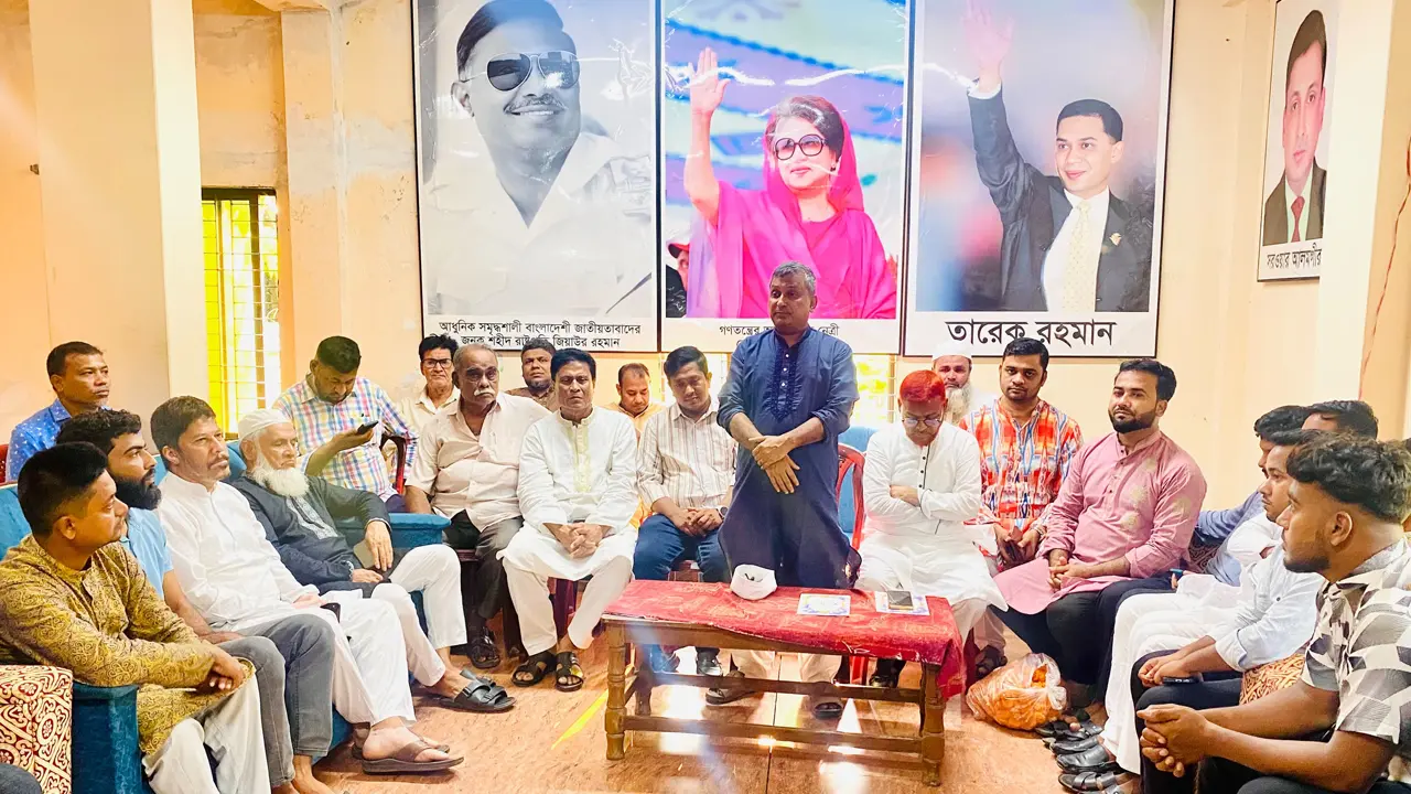 ‘ছাত্রদলের কাজ ওসিকে ফুল দেওয়া নয়, শিক্ষার্থীদের অধিকার আদায় করা’