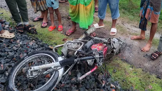চুয়াডাঙ্গায় ট্রেনের সঙ্গে মোটরসাইকেলের ধাক্কা, দুই আরোহী নিহত
