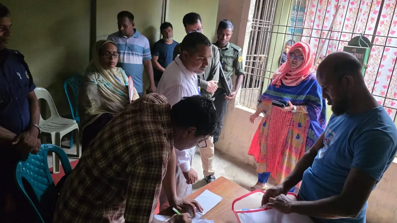 ময়মনসিংহে অনুমোদনহীন দুই ডায়াগনোস্টিক সেন্টার সিলগালা