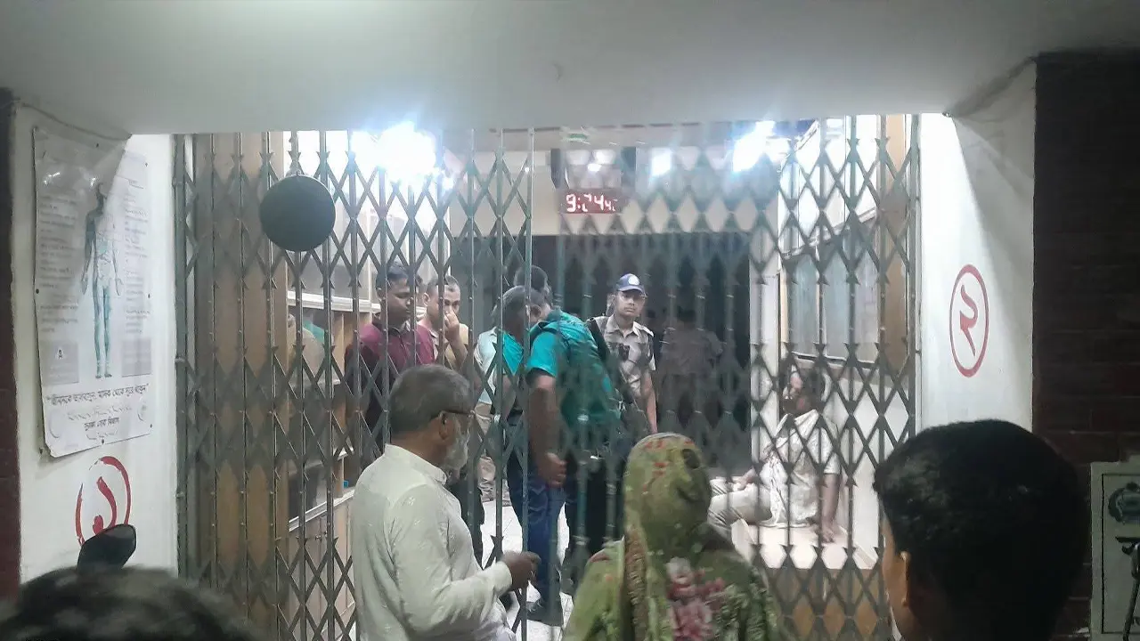থানার ভেতরে স্বেচ্ছাসেবক দল নেতাকে মারধর, ওসিসহ ৫ পুলিশ সদস্য ক্লোজড
