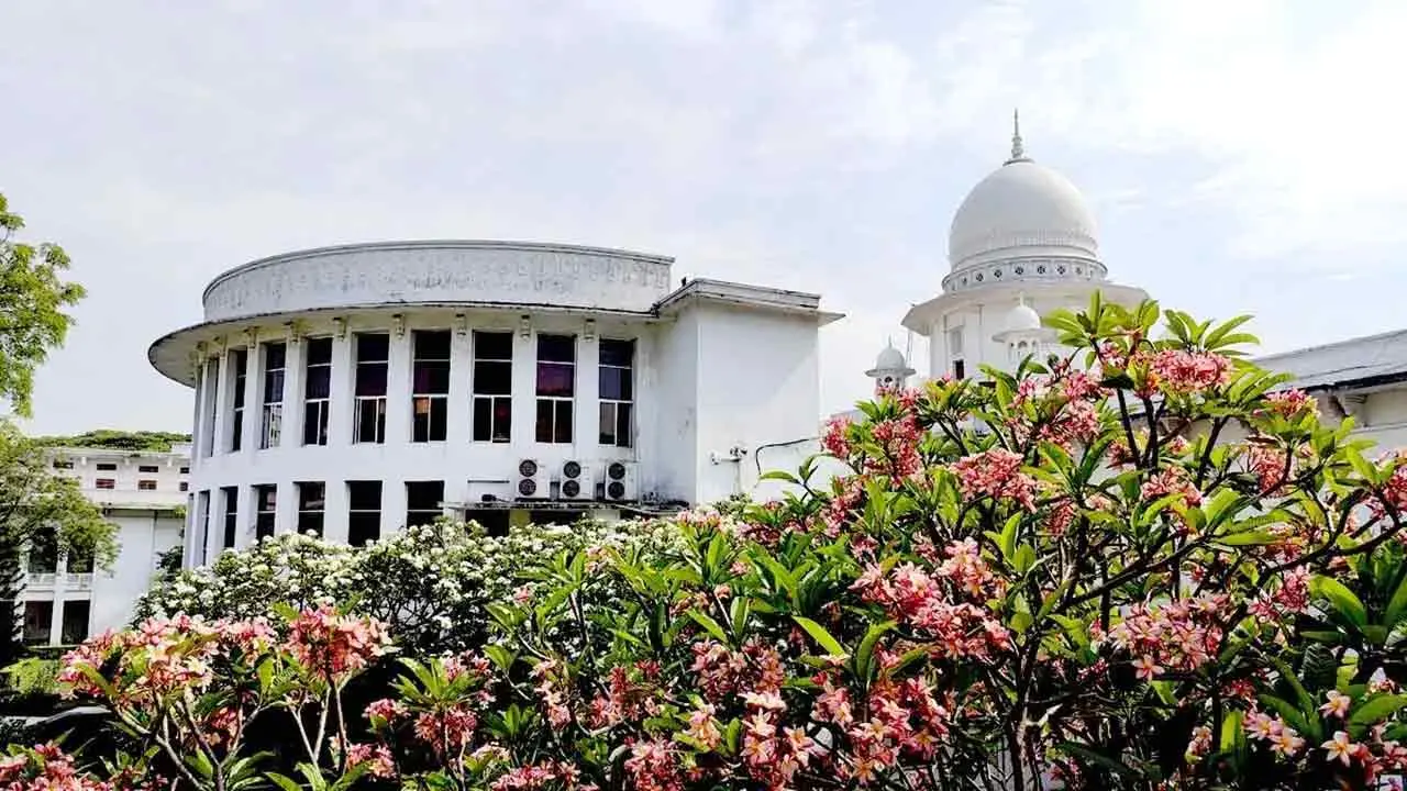 মাতারবাড়ী সংযোগ সড়ক প্রকল্পে বালু উত্তোলনে অনিয়ম : হাইকোর্টে রিট