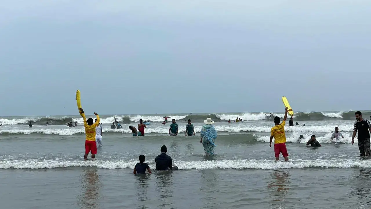 কক্সবাজার উপকূলে এগোচ্ছে মৌসুমীবায়ু, দেশজুড়ে টানা বৃষ্টির আভাস