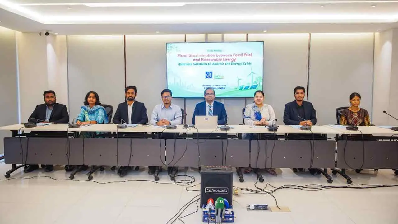 এলএনজিকে বাড়তি কর সুবিধা দিয়ে ১৩০০ কোটি টাকা রাজস্ব হারাচ্ছে সরকার