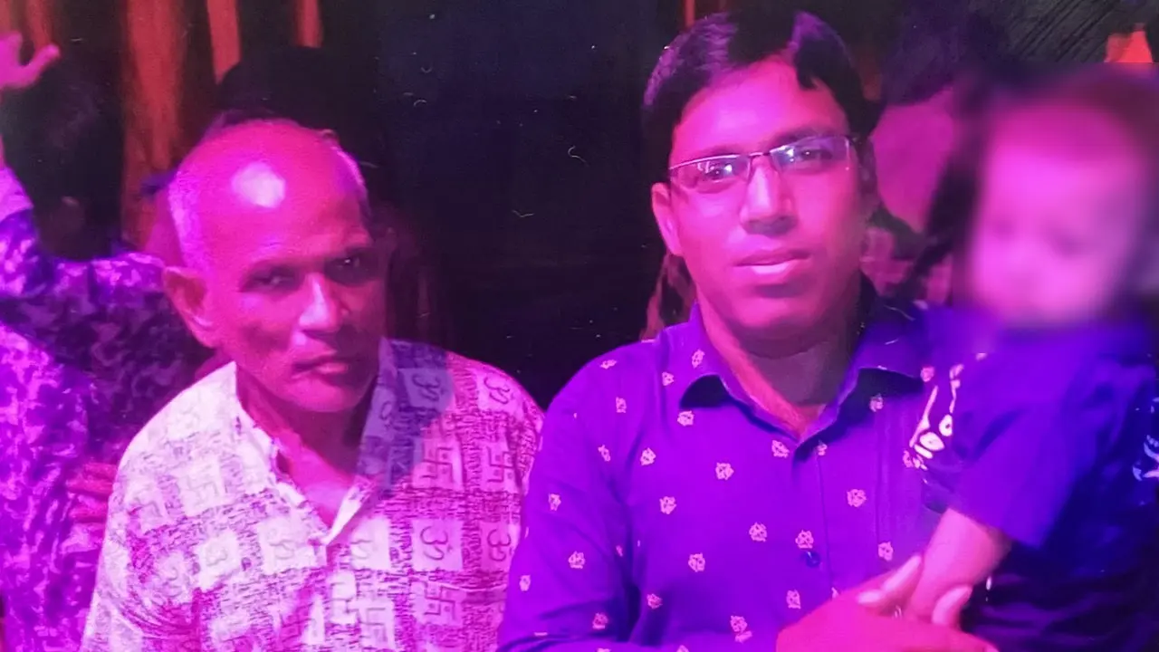 মাটির টানে ফিরলেন বাবা, চিরকালের সহযাত্রী হলেন শিক্ষক ছেলে