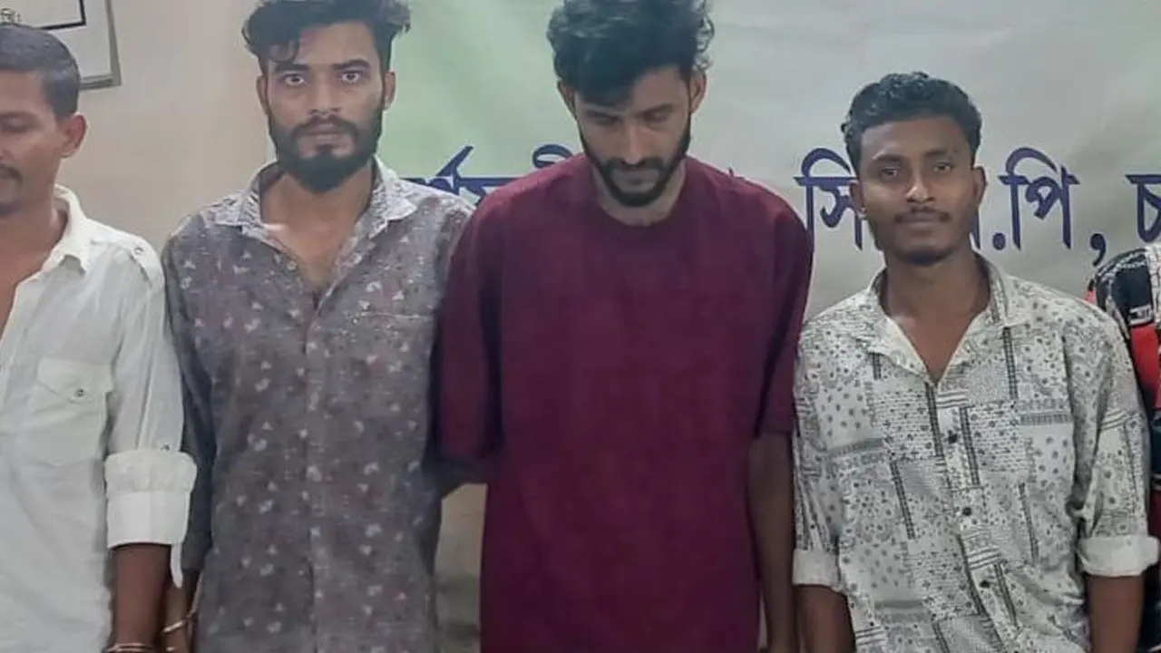 চট্টগ্রামে ছাত্রশক্তির নেতাসহ গ্রেপ্তার ৫