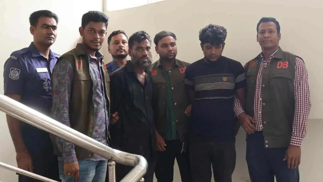 চট্টগ্রামে অস্ত্র-মাদকসহ শীর্ষ সন্ত্রাসী বাবলু গ্রেপ্তার