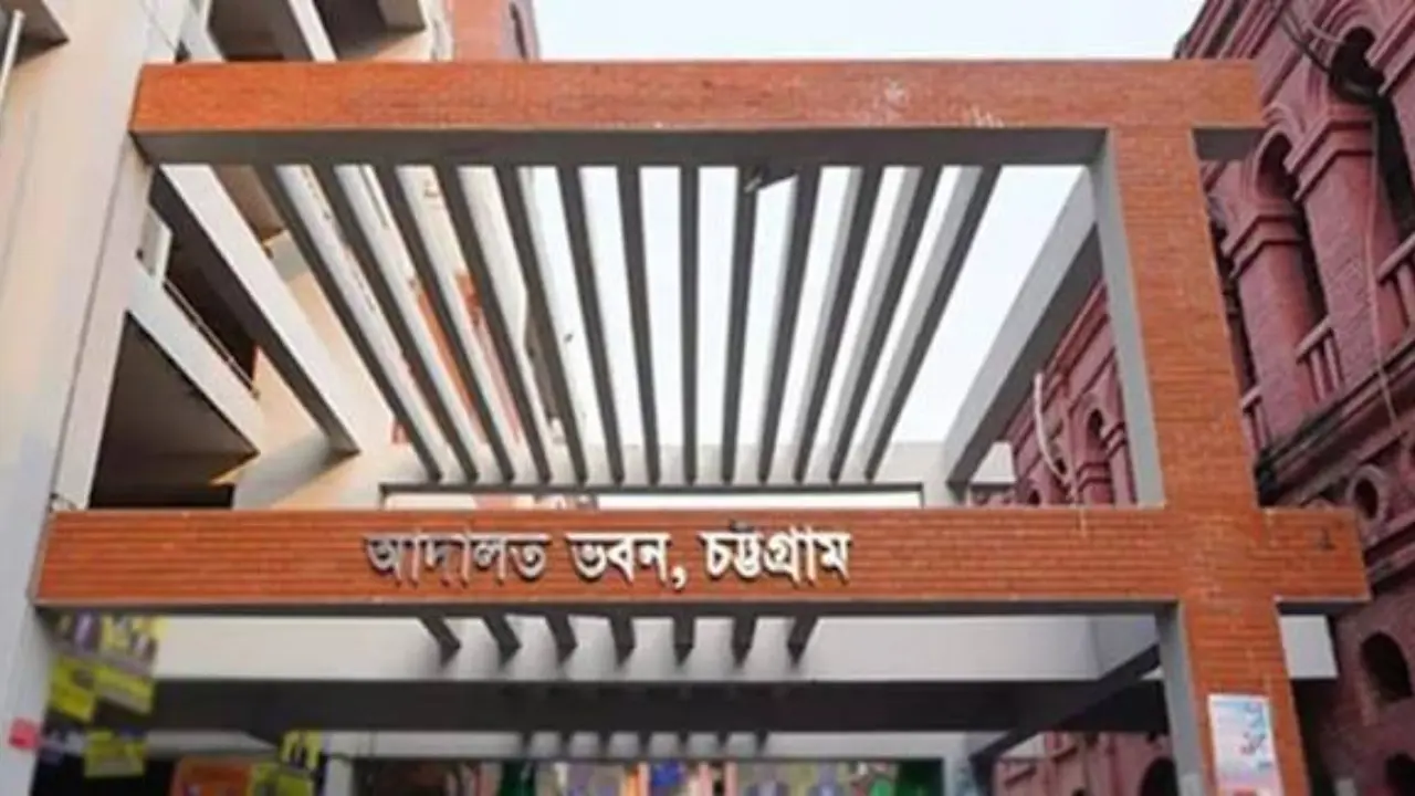 জন্মের আগে বাবা-মায়ের বিচ্ছেদ, ২৭ বছর পর বাবার বুকে ফিরল ছেলে