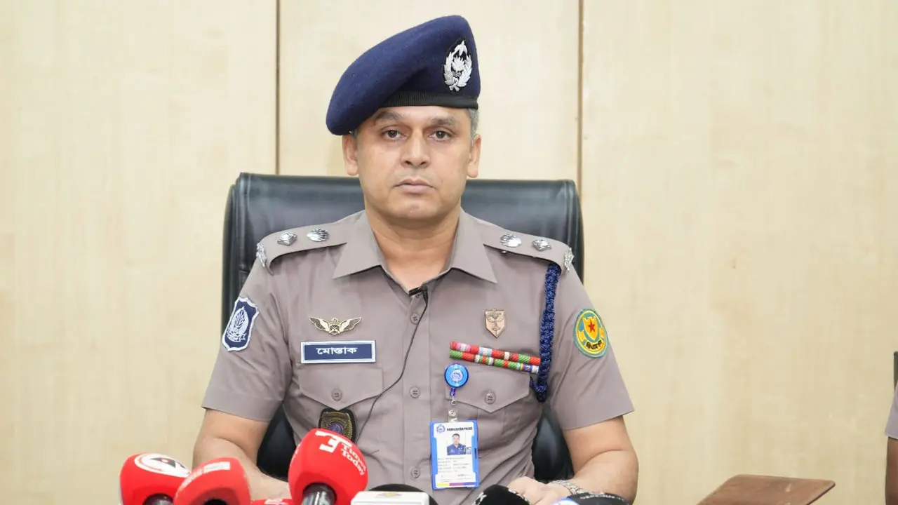 মাদক ব্যবসায় বাধা দেওয়ায় মোটরসাইকেল আরোহীর মাথায় ইট নিক্ষেপ