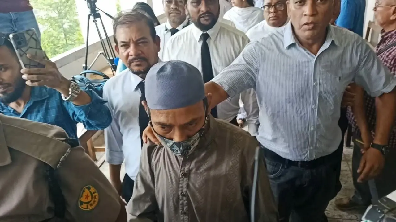 মেয়ের হত্যার রায় শুনতে আদালতে রামিসার বাবা