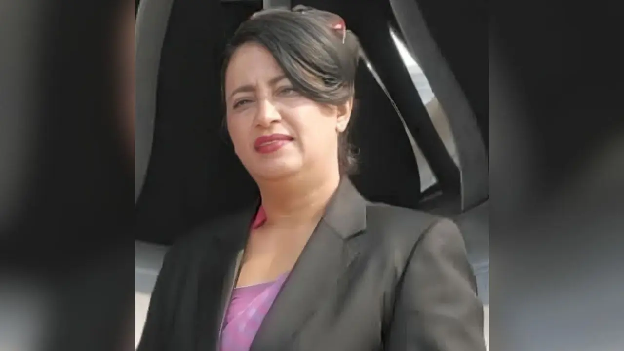 বিমানে ডিজিএম পদে অতিরিক্ত দায়িত্ব দেওয়ার কয়েক ঘণ্টার মধ্যেই প্রত্যাহার