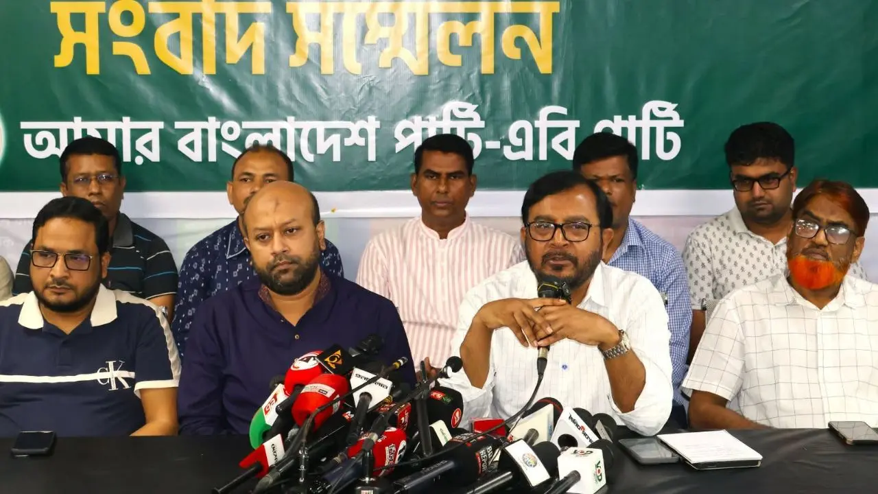 পুশ-ইনের মতো অমানবিক আচরণের নজির পৃথিবীতে বিরল : মজিবুর রহমান মঞ্জু