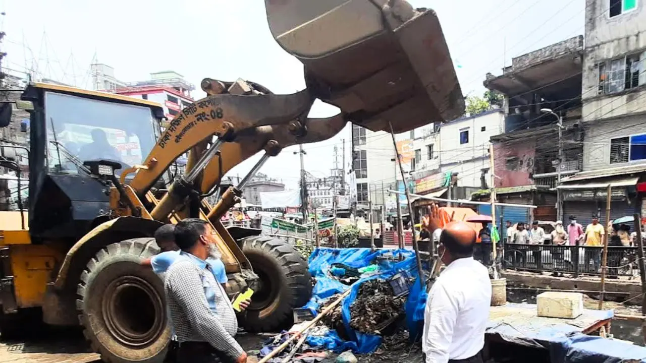 অবৈধ দখল উচ্ছেদে তিন এলাকায় অভিযান পরিচালনা করল ডিএসসিসি