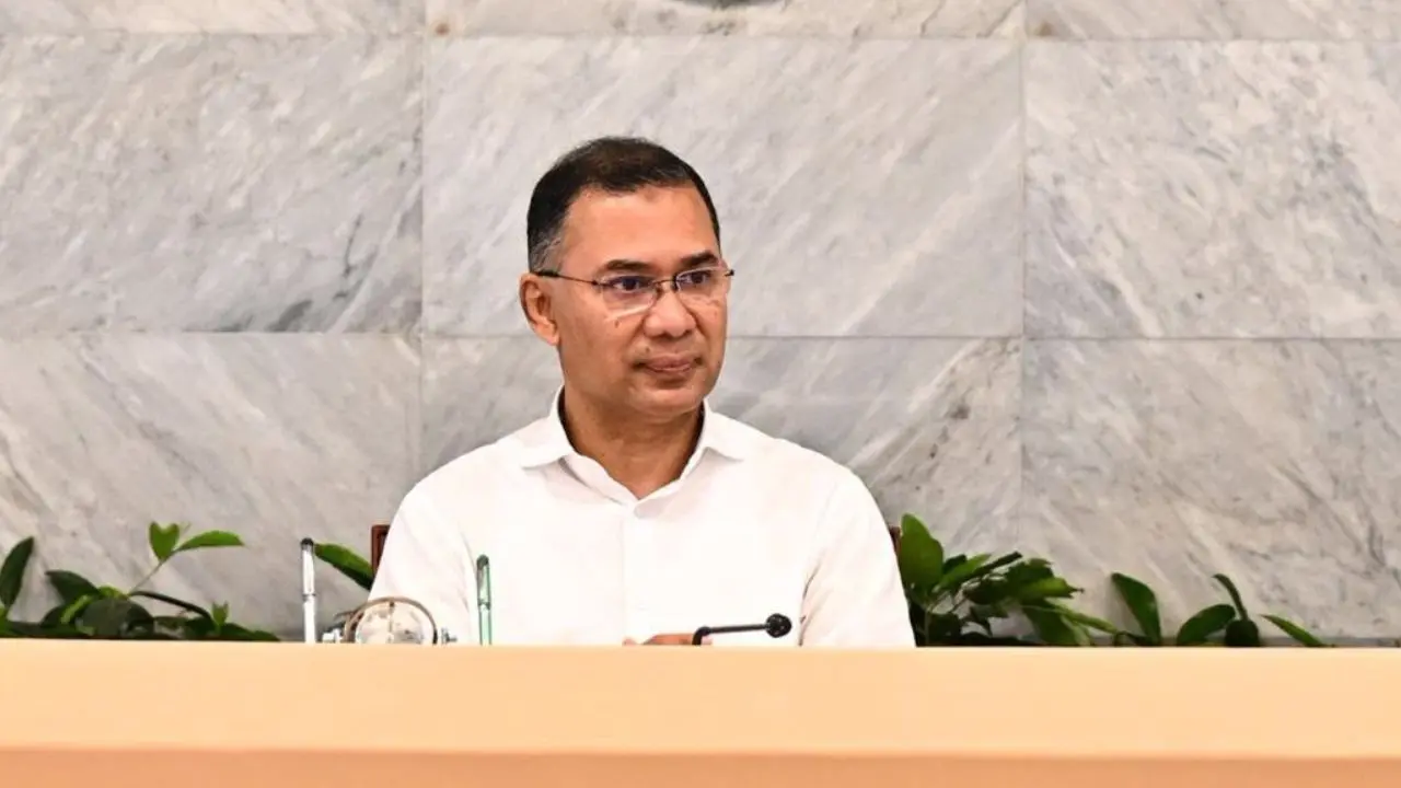বন্ধ কারখানা চালুতে বিনিয়োগকারীদের সহায়তার আশ্বাস প্রধানমন্ত্রীর