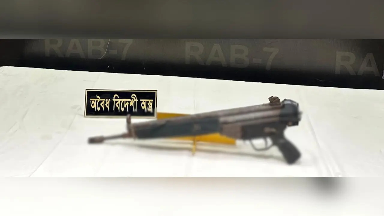 চট্টগ্রামে র্যাবের অভিযানে পরিত্যক্ত বিদেশি রাইফেল উদ্ধার