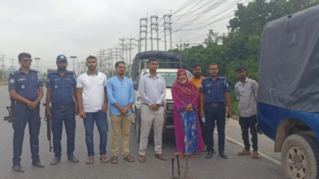 সোনারগাঁয়ে মূল্যতালিকা না থাকায় জরিমানা, ৩ হাইড্রোলিক হর্ন জব্দ
