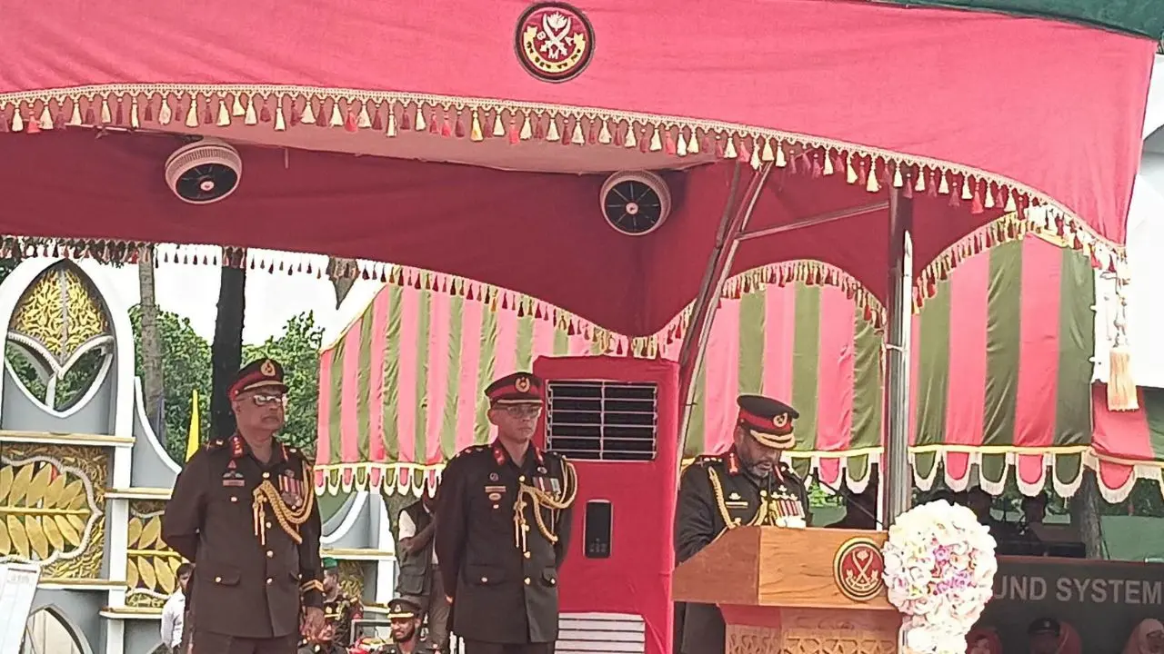 বিএমএতে ৯০তম দীর্ঘমেয়াদি কোর্সের কুচকাওয়াজ, কমিশন পেলেন ১৮৪ ক্যাডেট