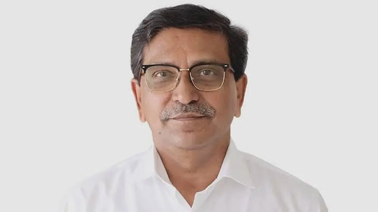 হানিফসহ চারজনের বিরুদ্ধে রাষ্ট্রপক্ষের যুক্তিতর্ক পেছাল