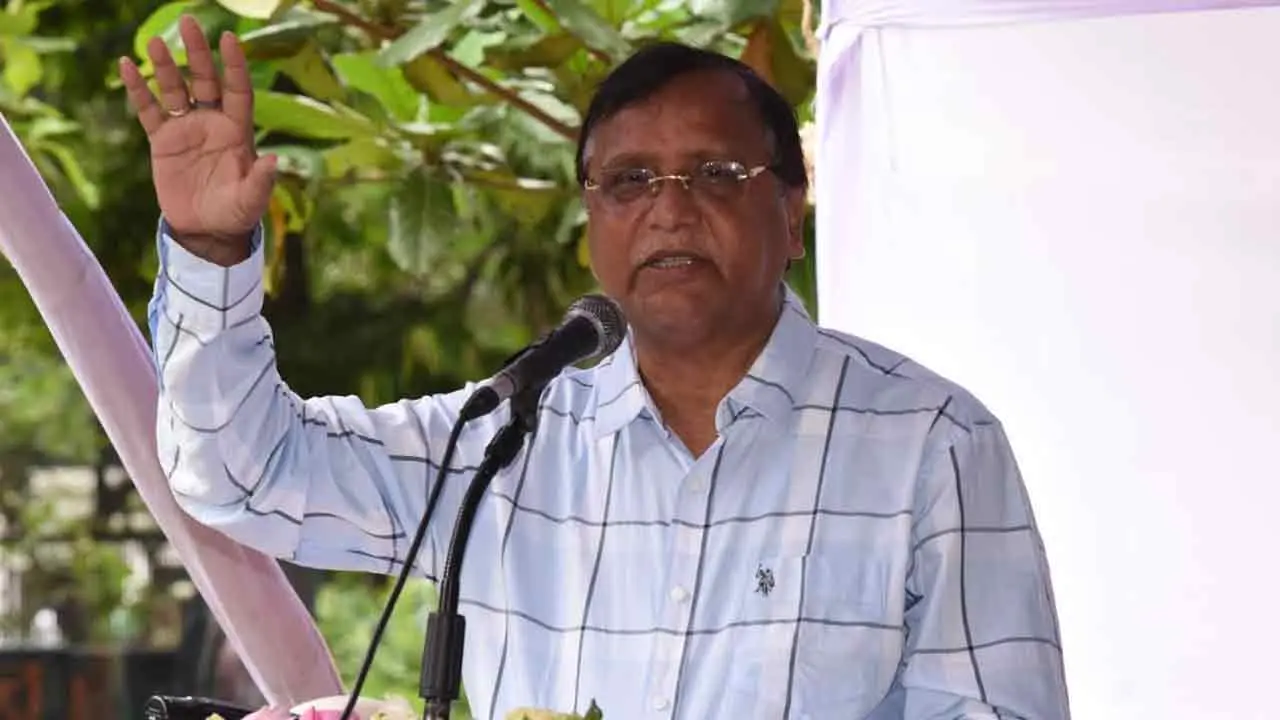 ঢাকাকে বাঁচাতে জলবায়ু পরিবর্তনের বিরুদ্ধে লড়াই ঘোষণা ডিএসসিসি প্রশাসকের