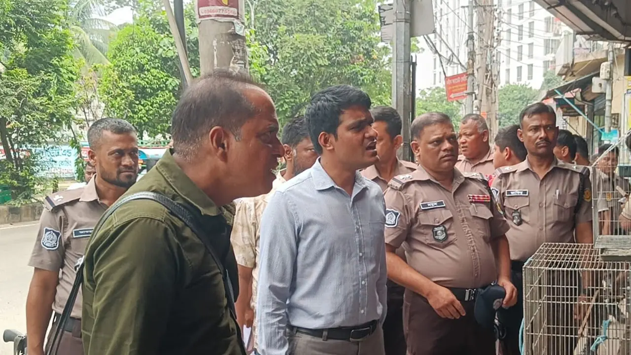 দক্ষিণ সিটির অভিযানে ৪ ব্যবসায়ীকে ১৪ হাজার টাকা জরিমানা
