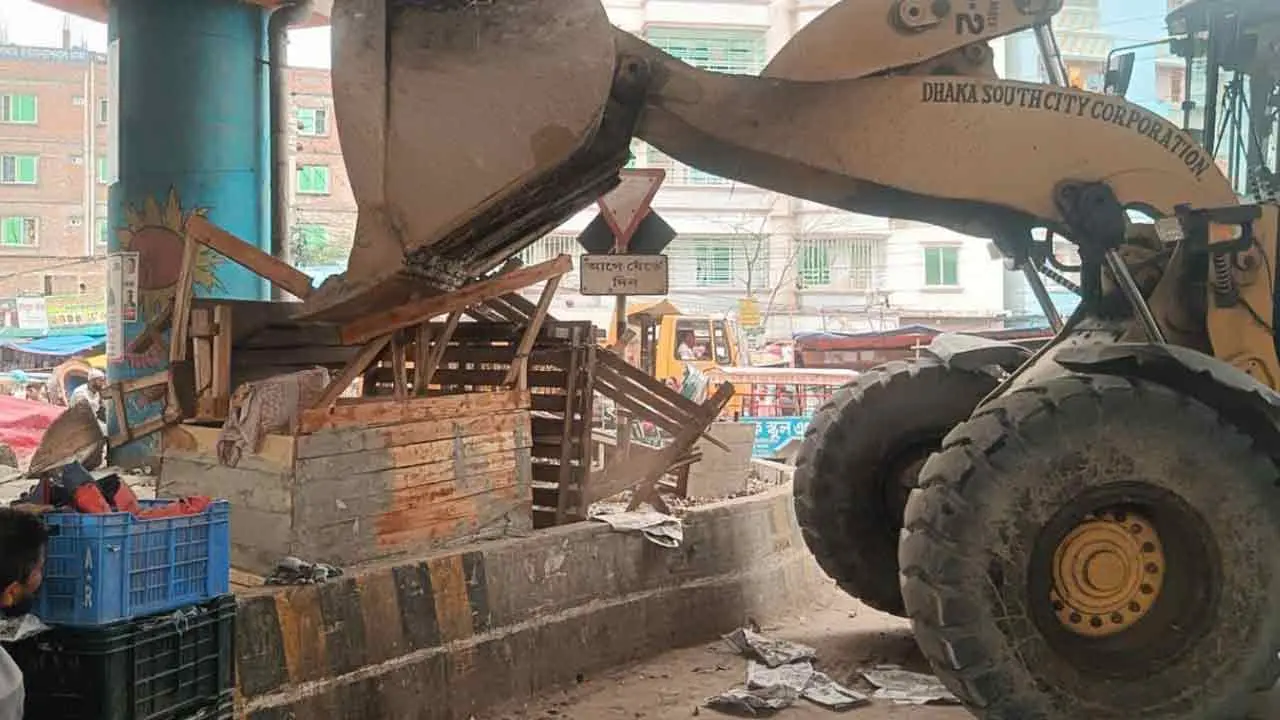 জুরাইন-শ্যামপুরে ফুটপাত দখলমুক্ত করলো ডিএসসিসি, জরিমানা ২৩ হাজার
