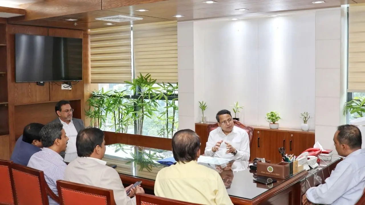 কর্মকর্তা-কর্মচারীদের সঙ্গে এনবিআরের নতুন চেয়ারম্যানের মতবিনিময়