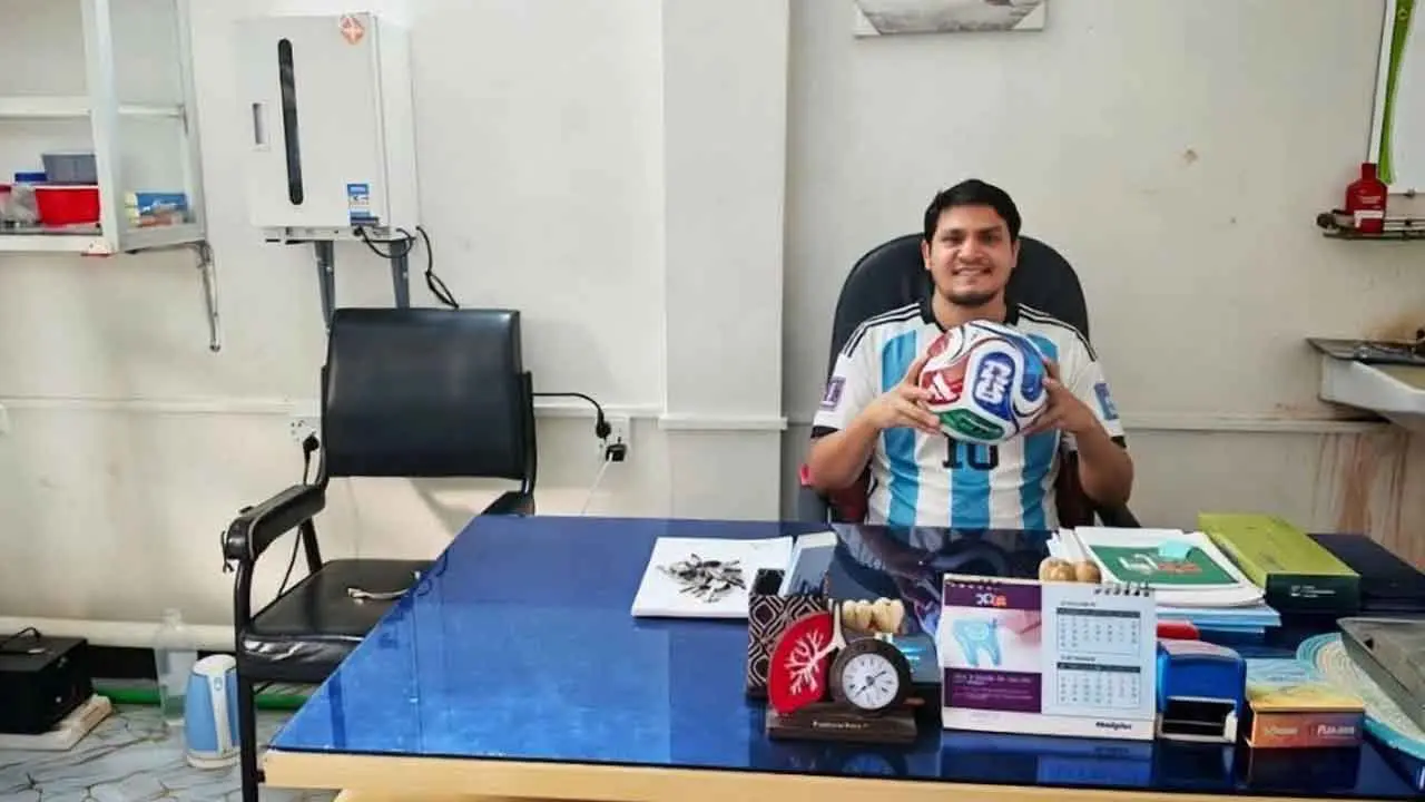 আর্জেন্টিনা সমর্থকদের ফ্রি চিকিৎসা দেবেন দন্ত চিকিৎসক