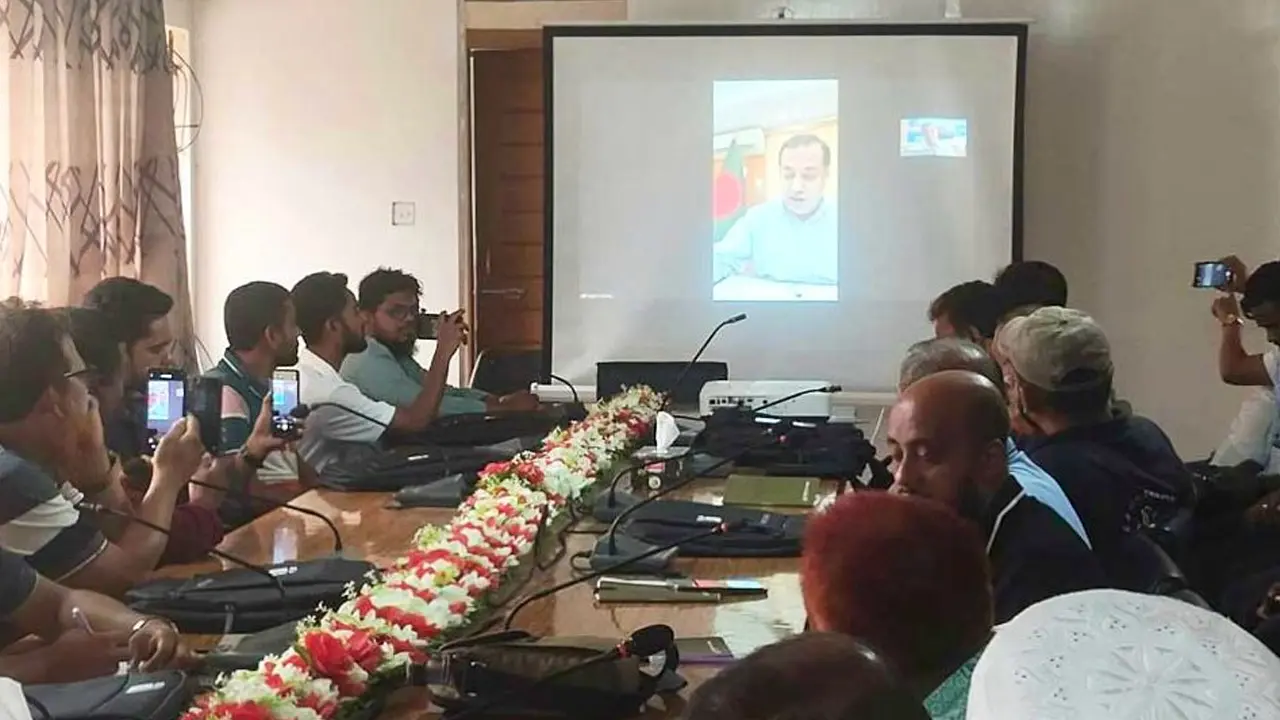 গুজব ও অপতথ্য ভয়াবহ আকার ধারণ করেছে : তথ্য প্রতিমন্ত্রী